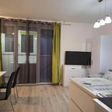 Lona Flat Apartment *